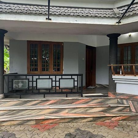 H Villa Nilambūr 外观 照片