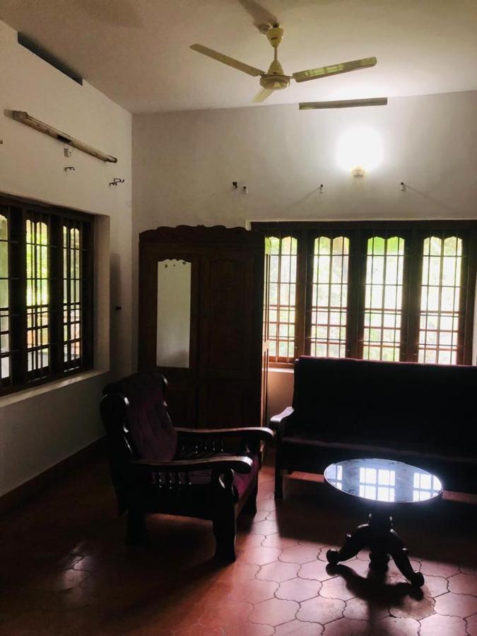 H Villa Nilambūr 外观 照片