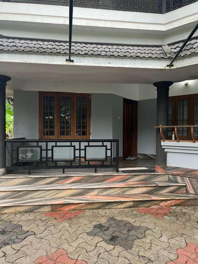 H Villa Nilambūr 外观 照片